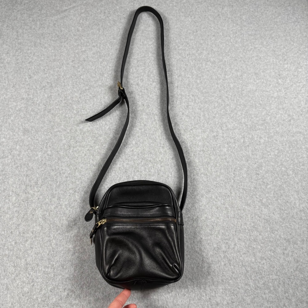 Sereta Leather Crossbody Bag Small Black Minimalist Quiet Luxury Camera Bag